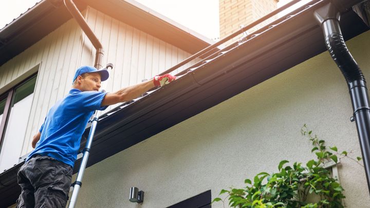 Cara Pasang Talang Air di Rumah dengan Mudah dan Tepat